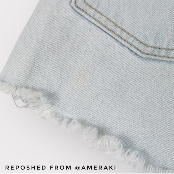 Fits like a 24 – Levi’s Wedgie Short in Awesome Street - Picture 9 of 14